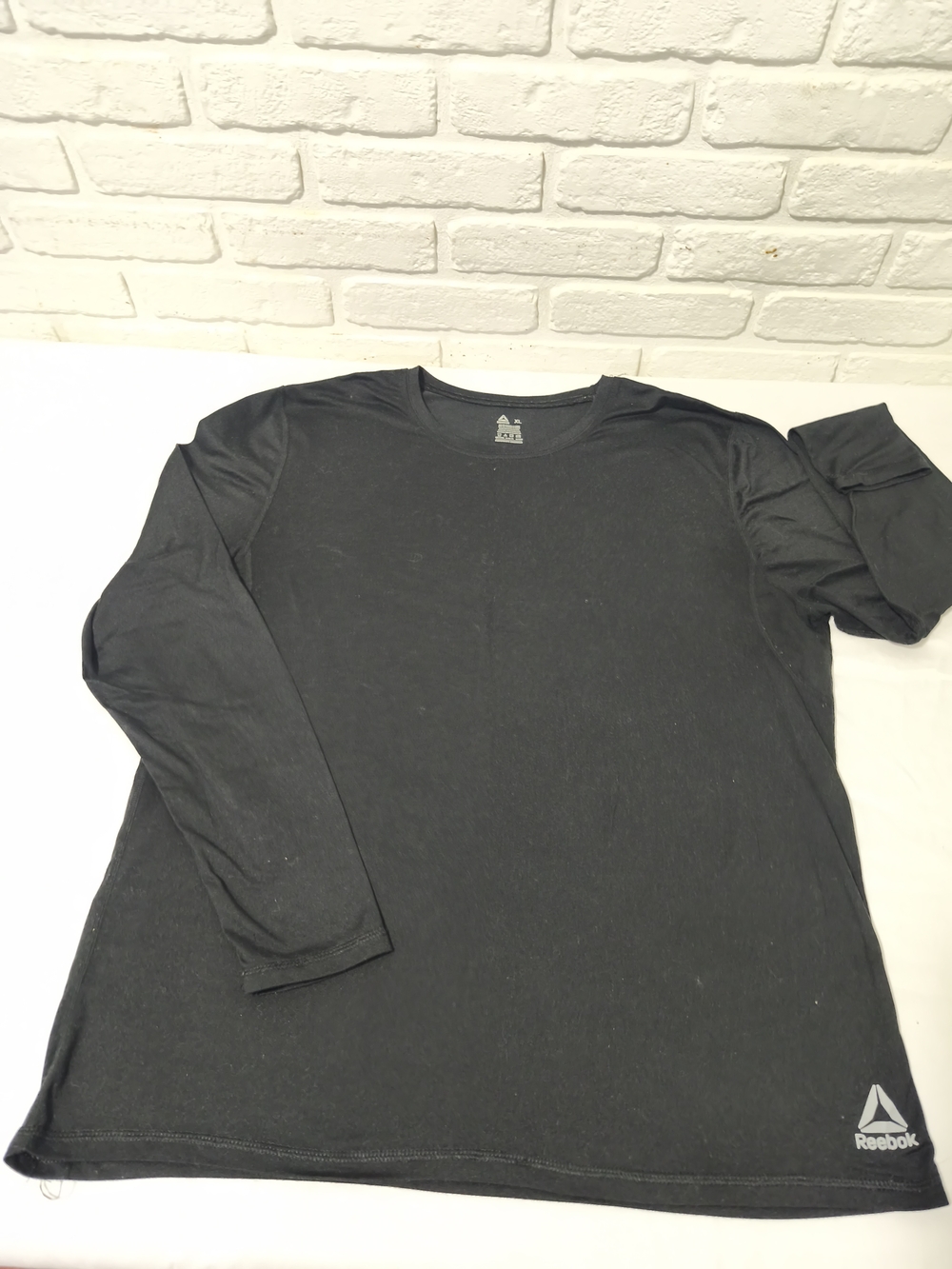 Reebok Men's Long-Sleeve Crew Neck Shirt - Black